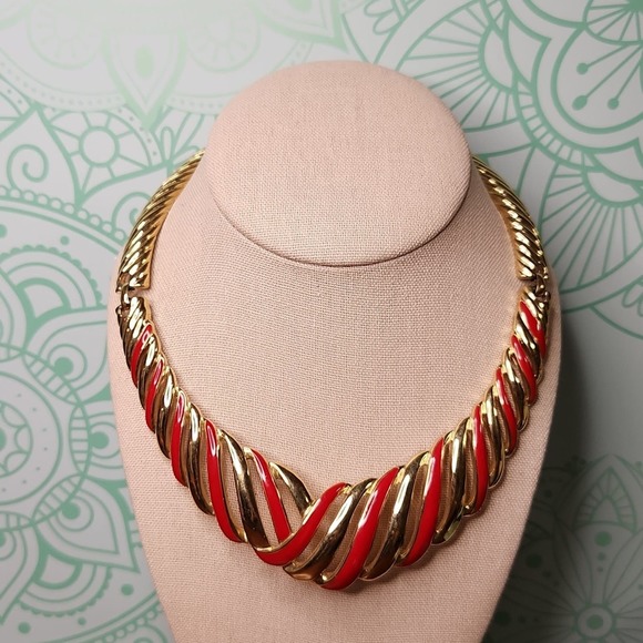 Trifari Red Enamel Gold Tone Collar Necklace - Picture 2 of 11